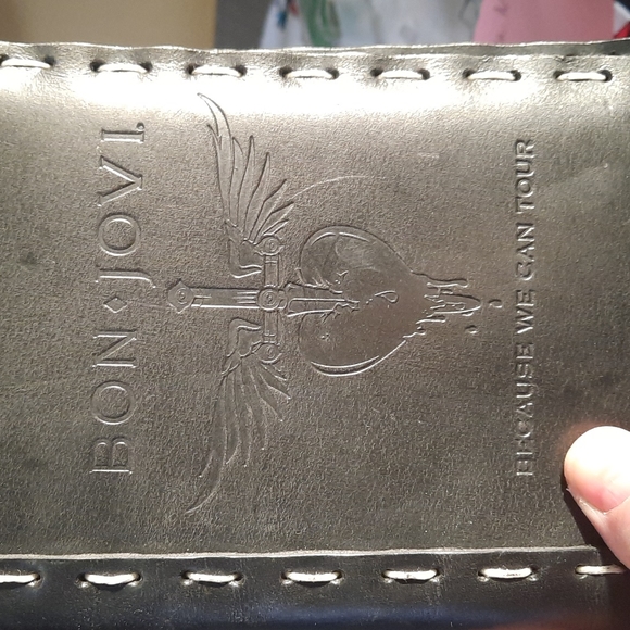 Bon Jovi VIP pkg Because we can tour leather bound photo album VIP tag/lanyard - Picture 3 of 5